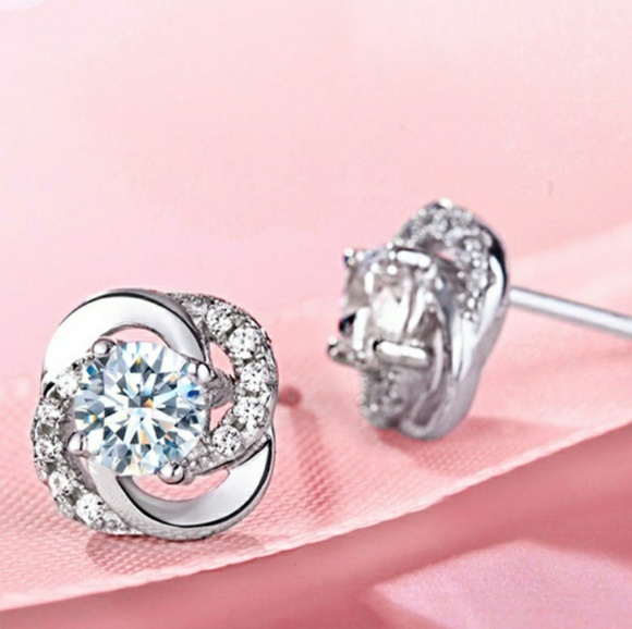 Round 6mm White Topaz 0.25ct Diamond Earring Studs - Picture 4 of 6